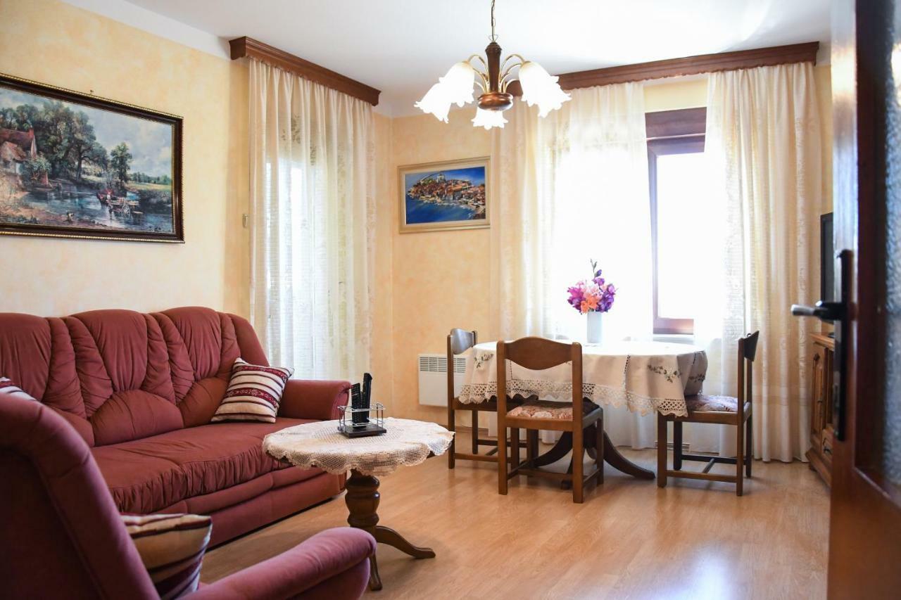 Duska Apartment Умаг Екстериор снимка